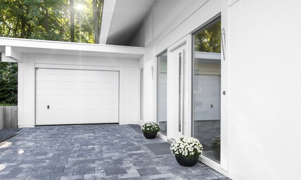 What You Need to Know Before Buying a Garage Door