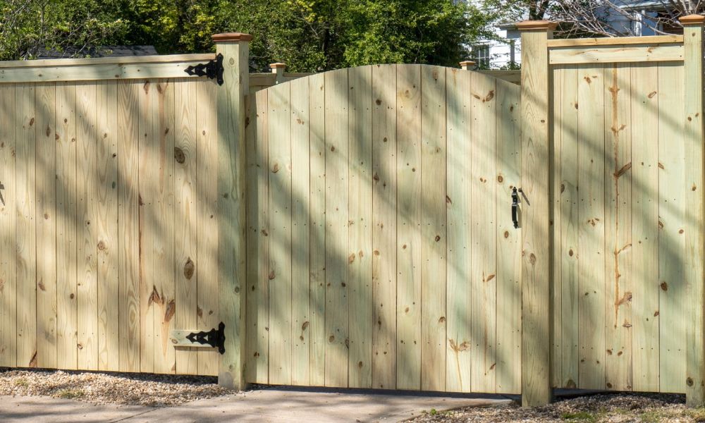 The Top 8 Reasons To Add a New Fence to Your Yard