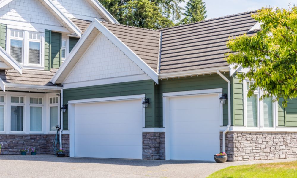 Which Are the Best Garage Doors for Iowa Weather?