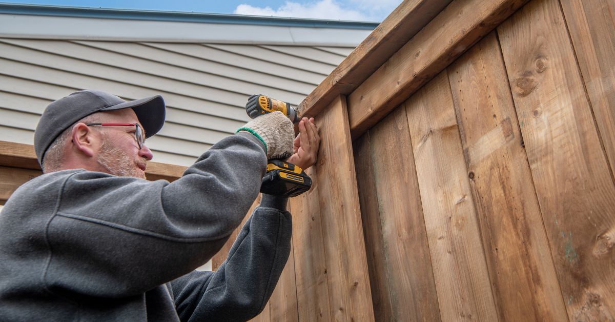 How To Choose a Reliable Fence Contractor